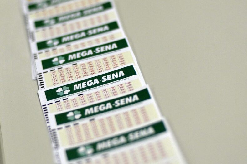 Photo of Mega-Sena acumula; prêmio vai a R$ 7 milhões