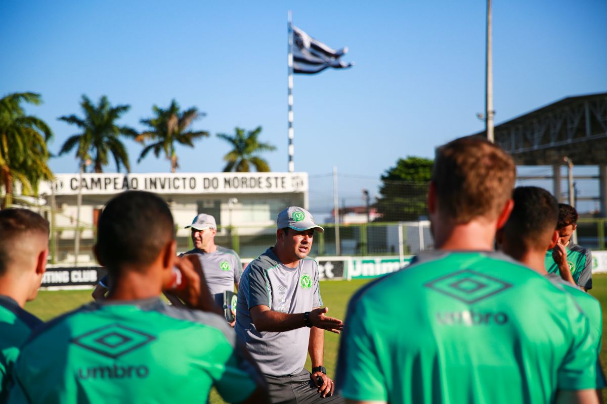 Photo of Chape faz último treino antes do embate com o Fortaleza