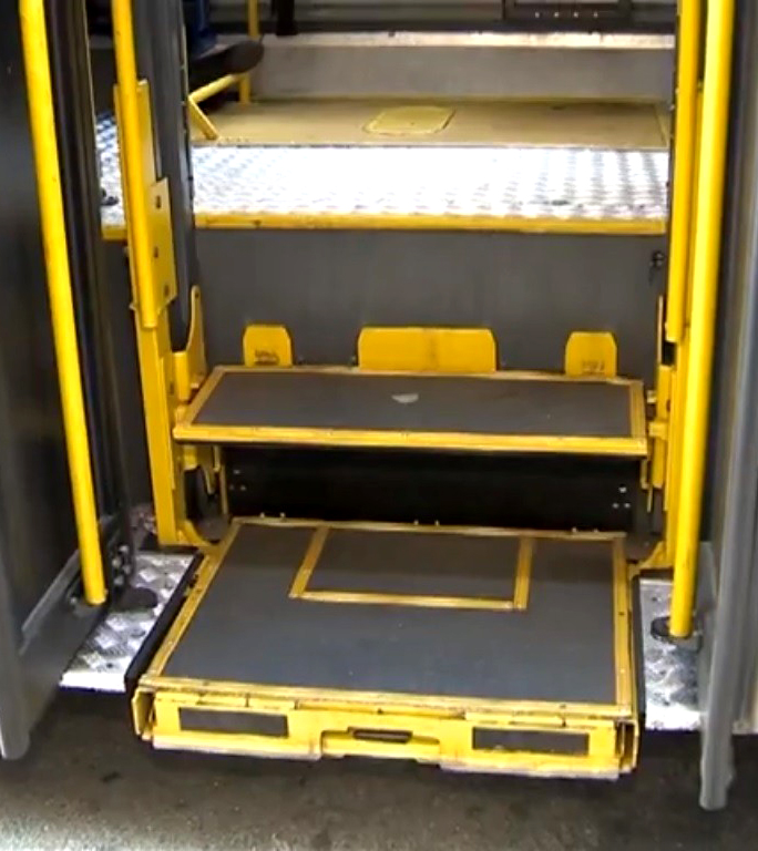 Photo of Auto Viação inicia troca  de elevadores dos ônibus