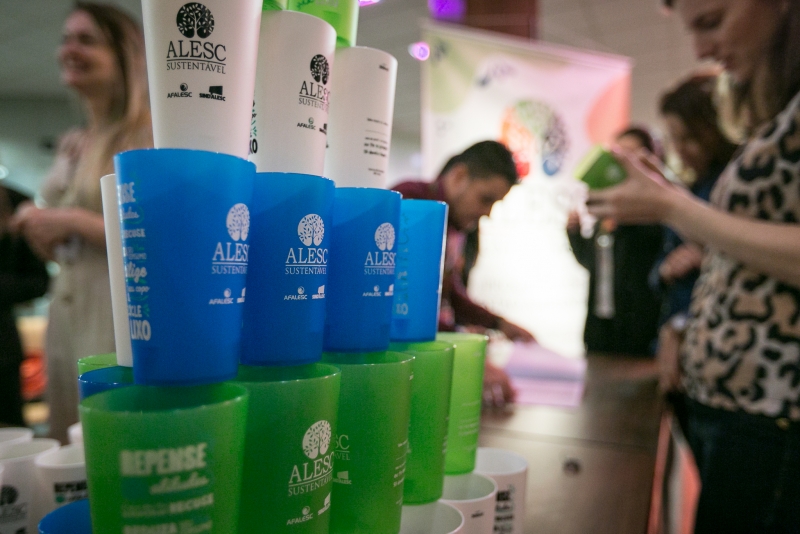 Photo of Entrega de copos reutilizáveis marca início do programa Alesc Sustentável