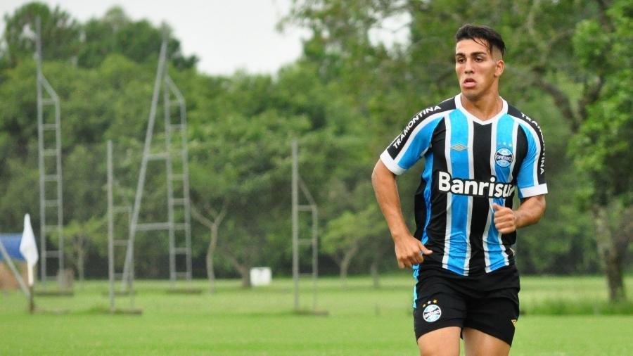 Photo of Ex-jogador de Grêmio e Inter morre após cair do sexto andar durante festa