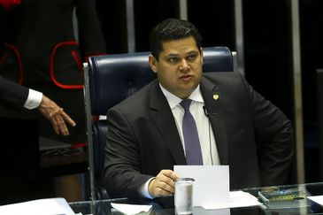 Photo of Alcolumbre testa positivo para coronavírus e está isolado em casa