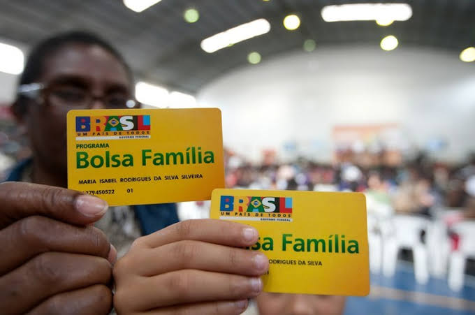 Photo of Pagamento do 13º do Bolsa Família está garantido, diz porta-voz