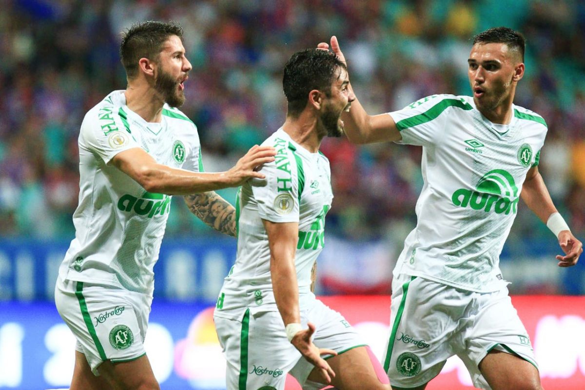 Photo of Chape arranca bem, segura o Bahia até o final, mas sofre empate