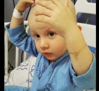 Photo of Pequeno Enzo precisa de ajuda para tratamento de leucemia