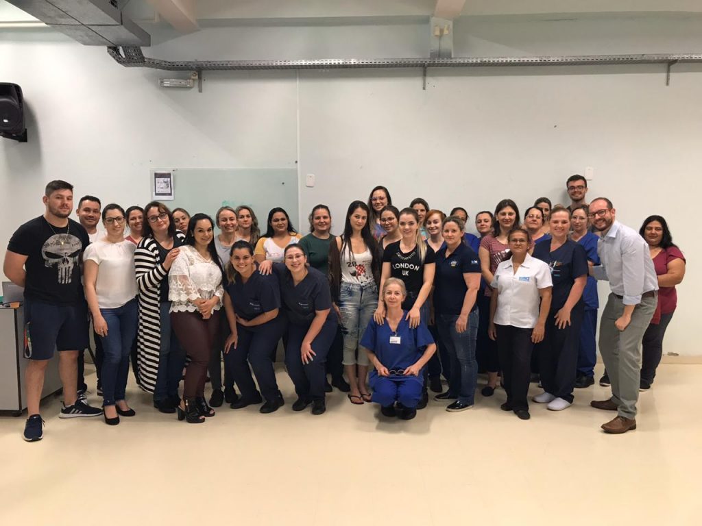Photo of Colaboradores da Oncologia e Hematologia do HRO participam de treinamento