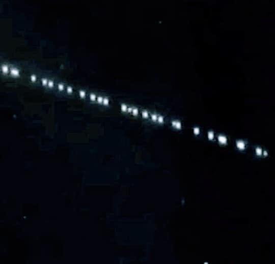 Photo of Para ufólogo, luzes avistadas no céu de SC não são satélites