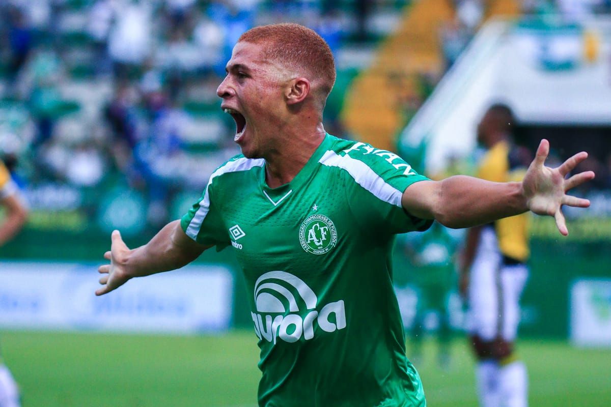 Photo of Estreante Foguinho garante empate pra Chapecoense