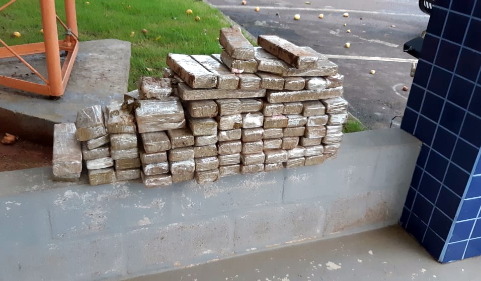 Photo of PRF apreende 54 quilos de maconha em automóvel na BR-282