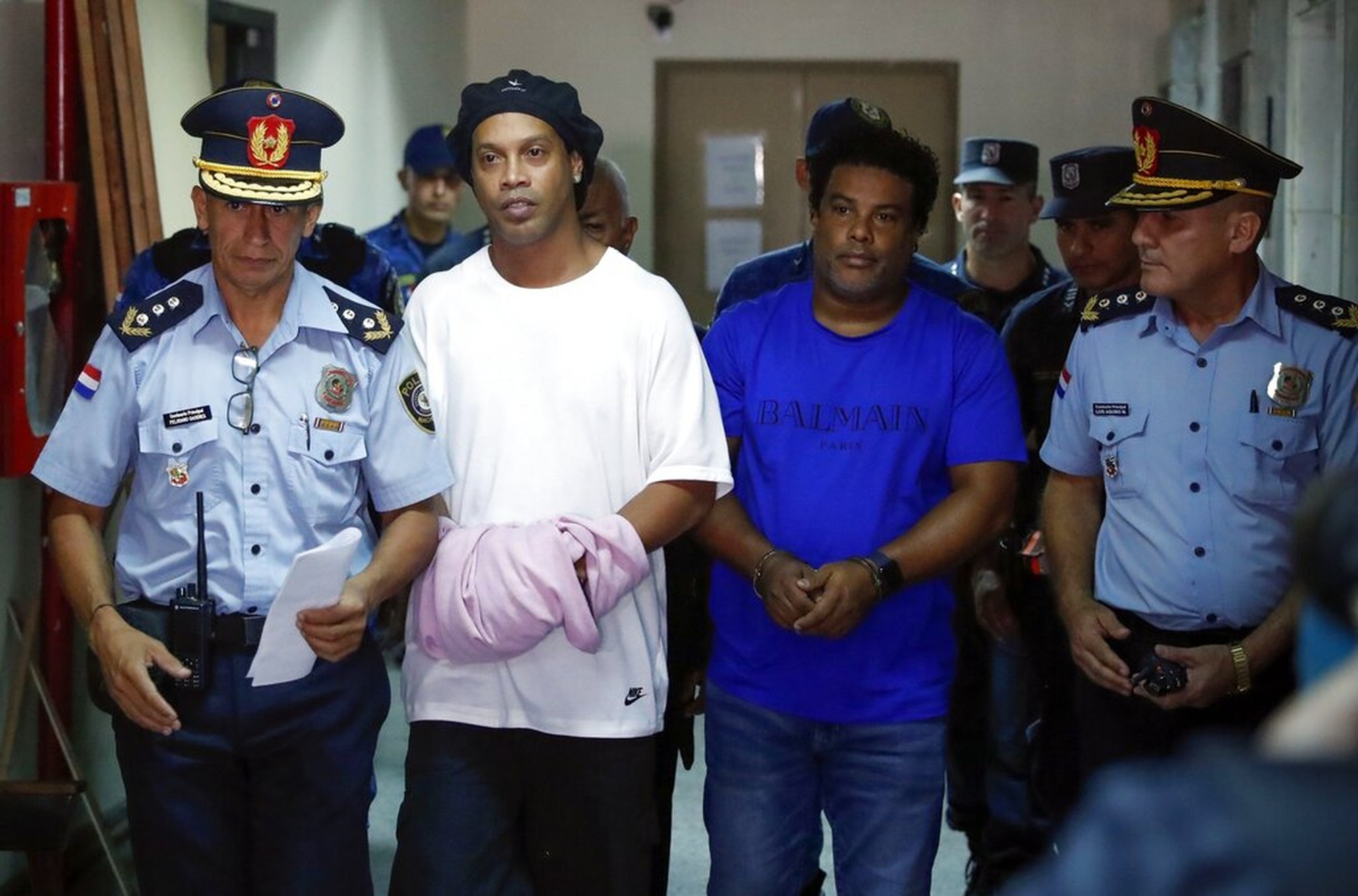 Photo of Justiça paraguaia determina prisão de Ronaldinho Gaúcho e irmão