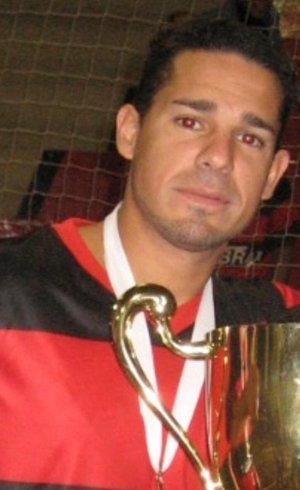 Photo of Ex-jogador de futsal Leco morre aos 44 anos com suspeita de covid