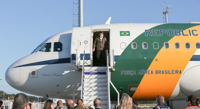 Photo of Bolsonaro sobrevoa áreas atingidas por ciclone bomba