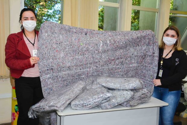 Photo of Campanha Meias do Bem da FALB recebe 40 cobertores para doação