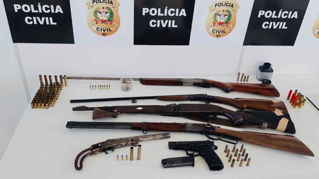 Photo of OPERAÇÃO MBOKA: Polícia Civil de Xaxim cumpre 14 ordens judiciais e apreende armas de fogo
