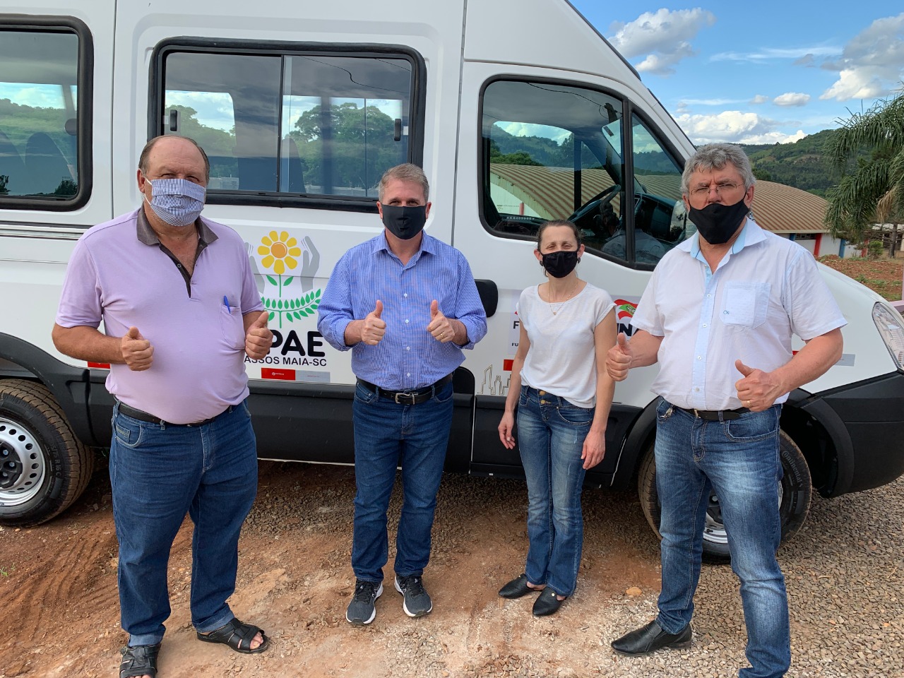 Photo of Altair Silva entrega veículo para APAE de Passos Maia