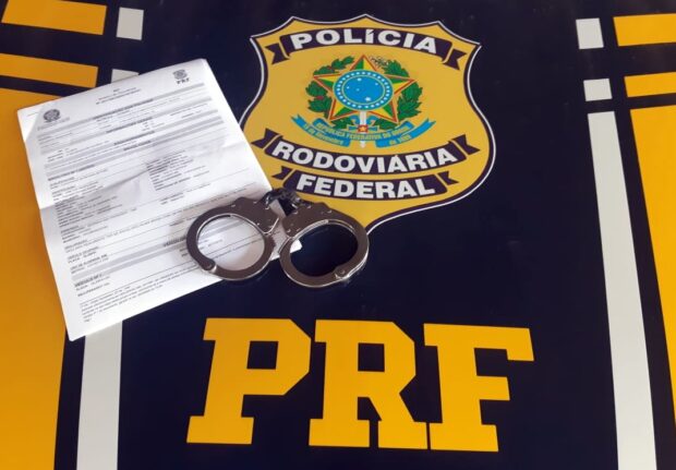 Photo of Homem chamado para dirigir carro de condutor embriagado é preso com mandado de prisão na BR 282