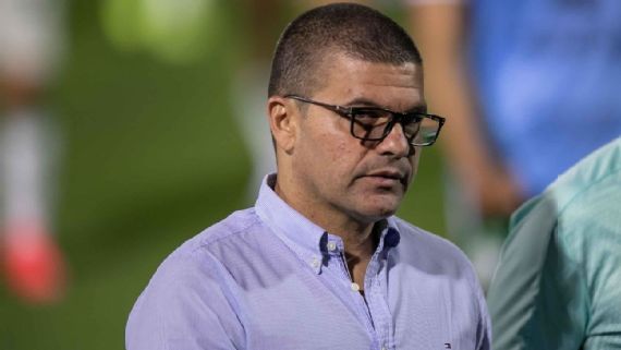 Photo of Umberto Louzer deixa a Chape e acerta com Cruzeiro