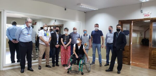 Photo of APAE Chapecó recebe dirigentes da Caixa