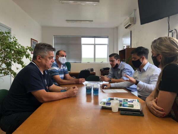 Photo of Em reunião com João Rodrigues Casan anuncia R$ 20 milhões em investimentos