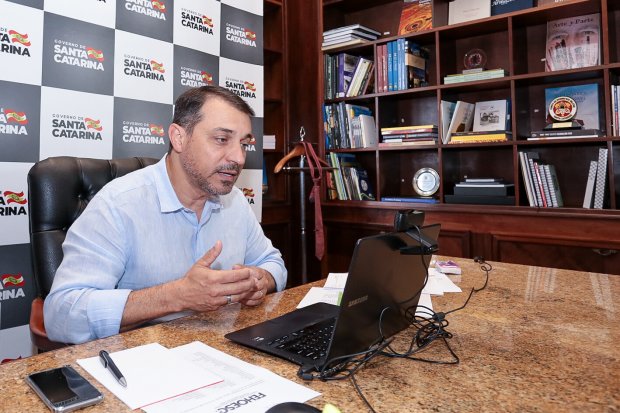 Photo of Governador anuncia R$ 44 milhões para reativação de 205 leitos de UTI em SC
