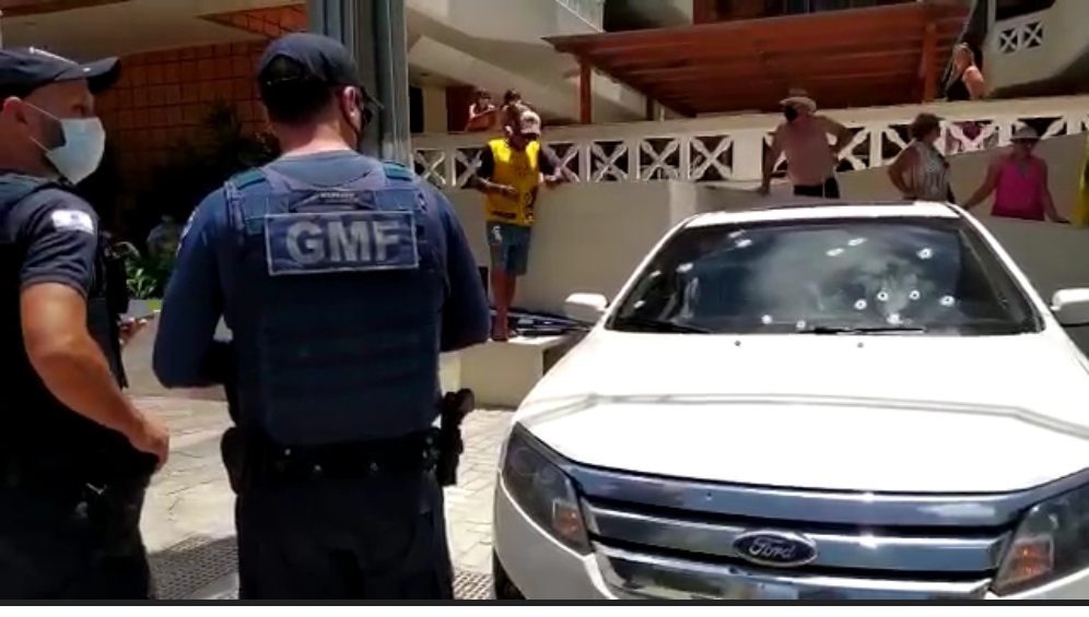 Photo of MAIS DE 15 TIROS: Turistas são executados em Florianópolis