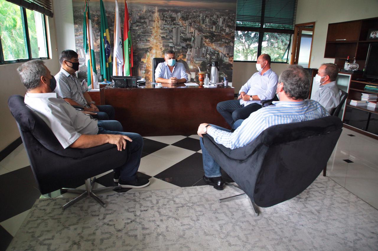 Photo of Presidente da Assembleia Legislativa visita o prefeito de Chapecó