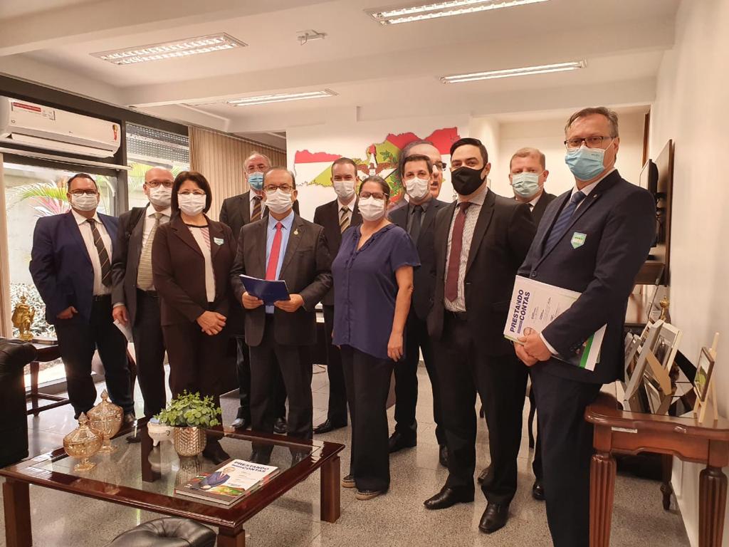 Photo of Diretores do Hospital Regional de Xanxerê tem audiência com senador Jorginho Mello