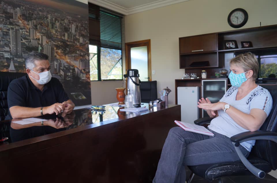 Photo of Deputada Luciane se reúne com prefeito para novas ações de enfrentamento à Covid-19