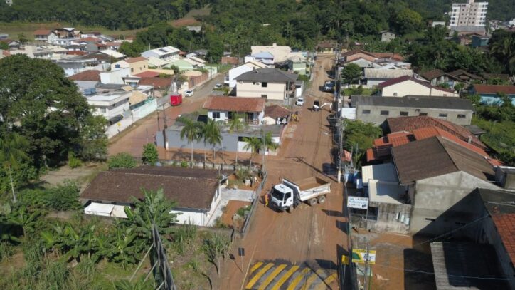 Photo of DECRETO DE EMERGÊNCIA: madrugada de muita chuva e pânico em Itapema