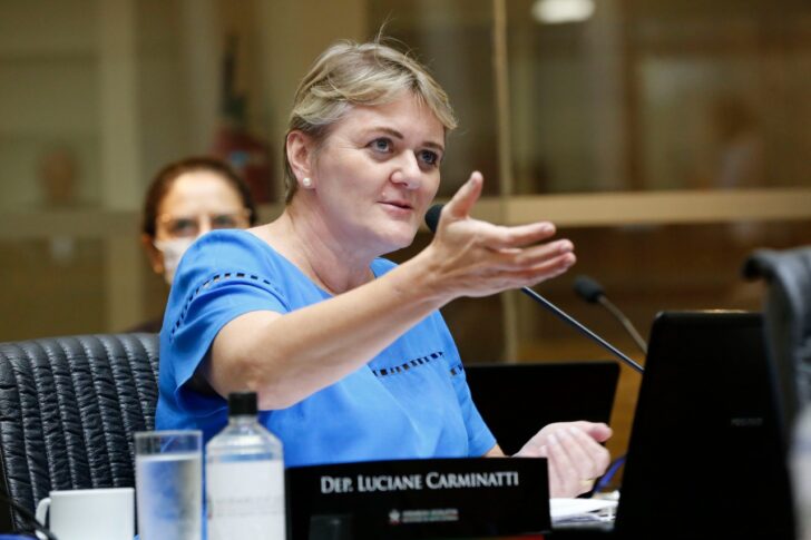 Photo of Novos policiais para o Oeste: Luciane Carminatti questiona falta de transparência nos critérios
