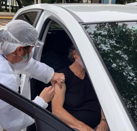 Photo of Segue vacinação para idosos entre 80 e 82 anos