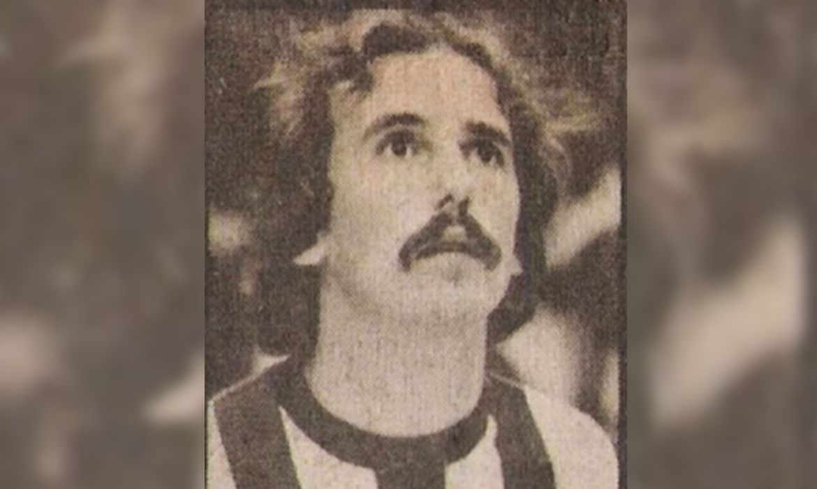 Photo of Suíço, ex-seleção brasileira de vôlei, morre de covid-19 aos 67 anos