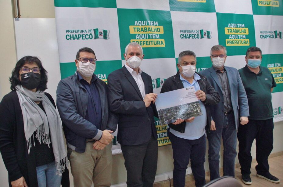 Photo of Administração recebe Diagnóstico Socioambiental da área urbana de Chapecó