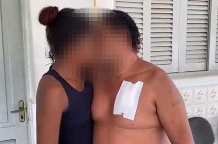 Photo of Mulher esfaqueia esposo, mas é perdoada na delegacia com um beijo