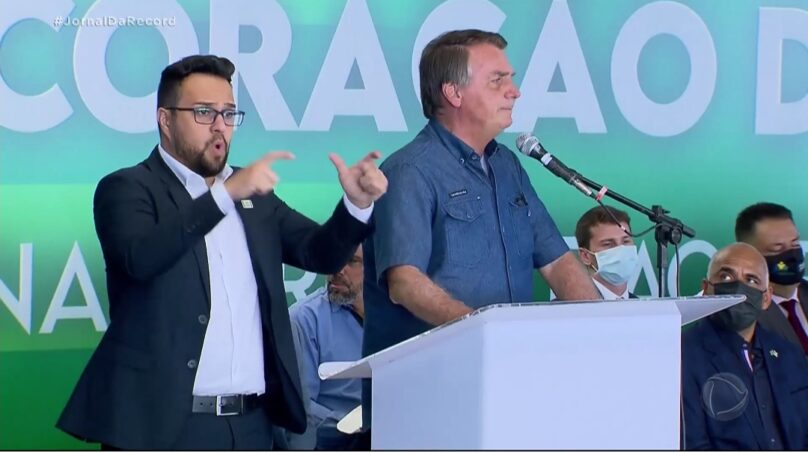 Photo of Quem quer paz que se prepare para a guerra, diz o presidente Bolsonaro