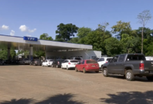 Photo of Brasileiros fazem fila para abastecer na Argentina com gasolina a R$ 3,10 por litro