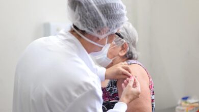 Photo of Brasil atinge 70% da população vacinada com a segunda dose ou a aplicação única