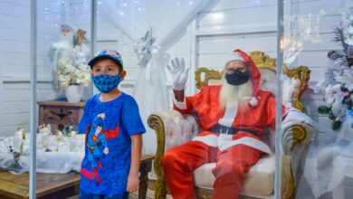 Photo of Diversas cartinhas chegam diariamente para adoção na Casa do Papai Noel