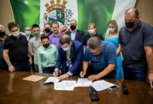 Photo of Chapecó assina financiamento de R$ 300 milhões para investimento em obras