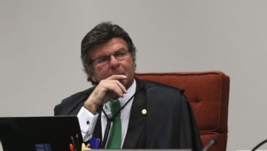 Photo of Fux autoriza compra de remédio contra Aids barrado pelo TCU