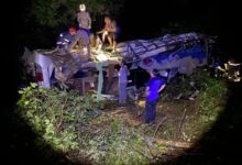 Photo of Ônibus cai em ribanceira e deixa 10 mortos e outros 21 feridos