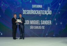 Photo of Prefeito Rudi Sander recebe Prêmio Prefeito Empreendedor do Sebrae