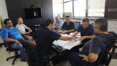 Photo of Moradores da Linha Cachoeira entregam projeto de asfaltamento