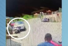 Photo of FÚRIA: Mulher flagra traição e joga carro contra namorado; Veja Vídeo