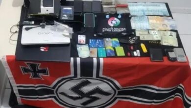 Photo of Bandeira nazista e manual para criação de armas 3D são apreendidos em SC
