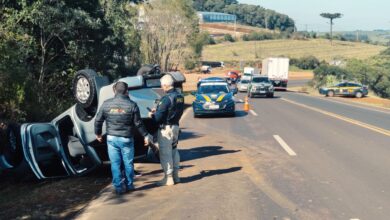 Photo of PRF atende a capotamento de caminhonete na BR-282