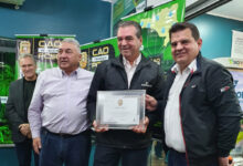 Photo of Polícia Civil entrega homenagens ao presidente e vice da Faesc/Senar