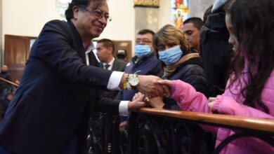 Photo of Ex-guerrilheiro Gustavo Petro é eleito presidente da Colômbia