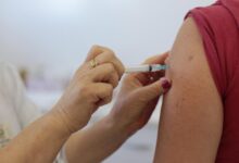 Photo of Chapecó tem 24 mil doses de vacina para gripe e também incentiva atualização da Covid
