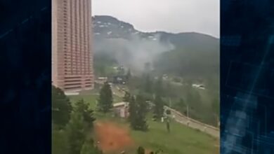 Photo of VEJA: Policiais queimam maconha e fumaça invade cidade